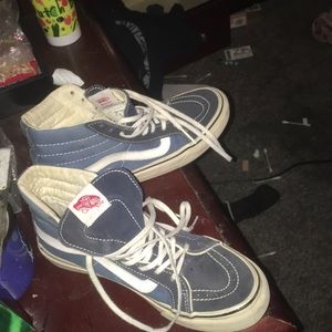 navy blue & white Vans Skate-Hi’s